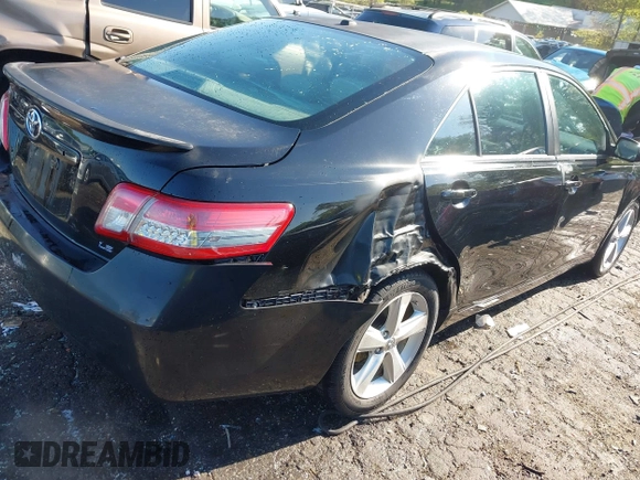 2011 Toyota Camry LE z VIN 4T1BF3EK0BU178887, wystawiony jako IAAI lot #41986695 z przebiegiem 241 360 mil mil oraz . Historia ofert i sprzedaży dostępna na DreamBid. Obrazek 4.