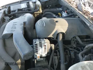 2003 GMC Yukon SLT z VIN 1GKEK13TX3R242634, wystawiony jako IAAI lot #43284903 z przebiegiem 260 014 mil mil oraz . Historia ofert i sprzedaży dostępna na DreamBid. Obrazek 15.