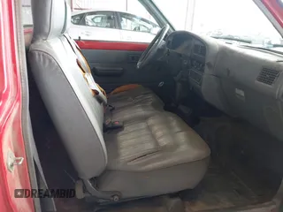 1991 Toyota Pickup with VIN JT4RN81A4M0071920, listed as a IAAI auction lot 42657768 with 257,702 mi miles and . Bid and sale history available at DreamBid. Image 5.