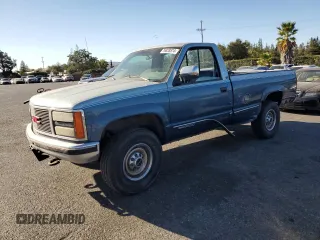 1990 GMC Sierra 2500 z VIN 1GTGK24K9LE552815, wystawiony jako Copart lot #76828874 z przebiegiem 211 977 mil mil oraz Szkody całkowita. Historia ofert i sprzedaży dostępna na DreamBid. Obrazek 1.
