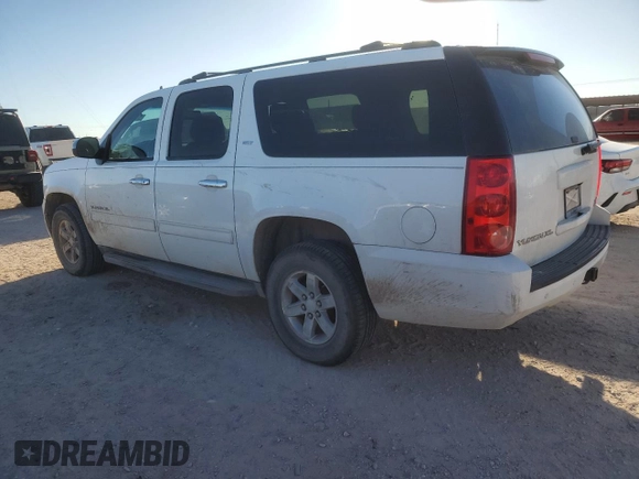 2014 GMC Yukon XL SLT with VIN 1GKS1KE07ER235724, listed as a Copart auction lot 84647084 with 192,625 mi miles and Salvage Title. Bid and sale history available at carsss.com. Image 2.