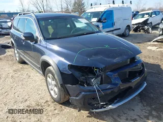 2010 Volvo XC70 3.2L with VIN YV4960BZ5A1078719, listed as a IAAI auction lot 41697871 with 115,608 mi miles and . Bid and sale history available at DreamBid. Image 1.