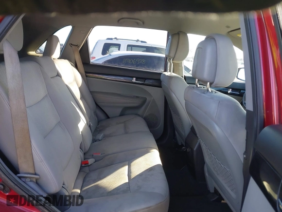 2011 Kia Sorento LX with VIN 5XYKT4A29BG085053, listed as a IAAI auction lot 41390173 with 258,761 mi miles. Bid and sale history available at carsss.com. Image 8.