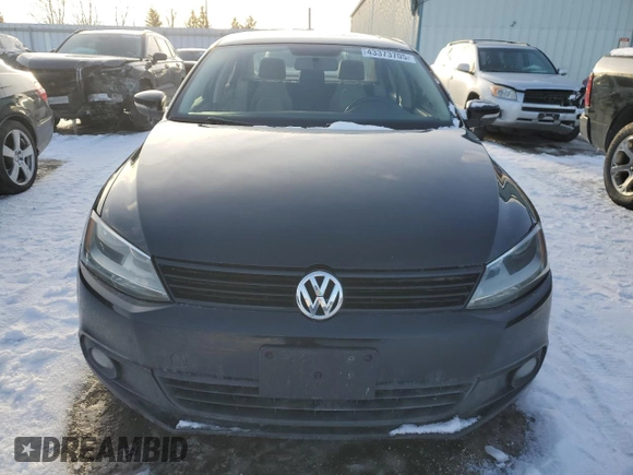 2013 Volkswagen Jetta SE with VIN 3VWBX7AJ9DM374708, listed as a Copart auction lot 43373705 with 238,059 mi miles and Clean title. Bid and sale history available at DreamBid. Image 5.