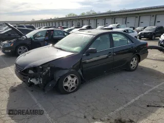 2002 Toyota Camry XLE z VIN 4T1BF32K02U034535, wystawiony jako Copart lot #53894995 z przebiegiem 253 037 mil mil oraz Szkoda całkowita • Salvage title. Historia ofert i sprzedaży dostępna na DreamBid. Obrazek 1.
