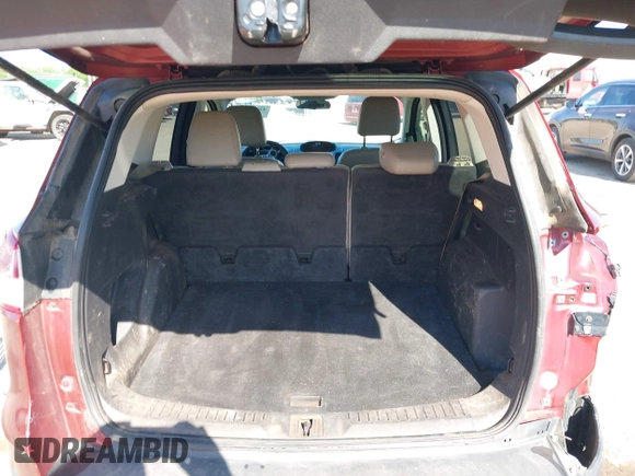 2016 Ford Escape SE z VIN 1FMCU0G79GUB36498, wystawiony jako IAAI lot #42216144 z przebiegiem 179 230 mil mil oraz . Historia ofert i sprzedaży dostępna na DreamBid. Obrazek 18.