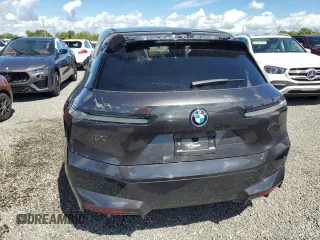 2024 BMW iX M60 z VIN WB533CF00RCN01751, wystawiony jako Copart lot #74145244 z przebiegiem 21 347 mil mil oraz Szkoda całkowita • Salvage title. Historia ofert i sprzedaży dostępna na DreamBid. Obrazek 6.