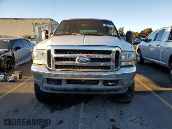 2004 Ford Excursion Special Serv z VIN 1FMSU41P54EA71019, wystawiony jako Copart lot #82715774 z przebiegiem 209 603 mil mil oraz Czysty tytuł • Clean title. Historia ofert i sprzedaży dostępna na DreamBid. Obrazek 5.