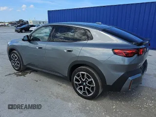 2024 BMW X2 xDrive28i z VIN WBX63GM09R5012591, wystawiony jako Copart lot #57438215 z przebiegiem 16 514 mil mil oraz Tytuł czysty. Historia ofert i sprzedaży dostępna na DreamBid. Obrazek 2.