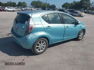 2013 Toyota Prius One z VIN JTDKDTB38D1039697, wystawiony jako IAAI lot #42378154 z przebiegiem 177 044 mil mil oraz . Historia ofert i sprzedaży dostępna na DreamBid. Obrazek 4.