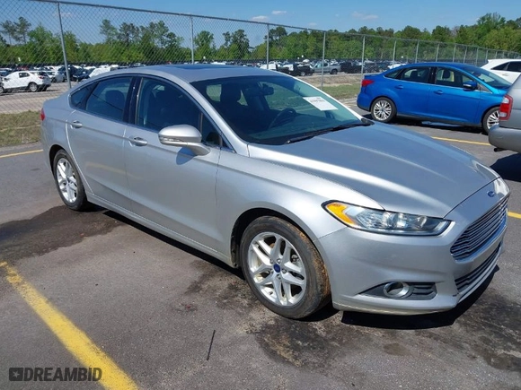 2013 Ford Fusion SE with VIN 3FA6P0HR4DR337047, listed as a IAAI auction lot 41997094 with 195,687 mi miles. Bid and sale history available at carsss.com. Image 1.