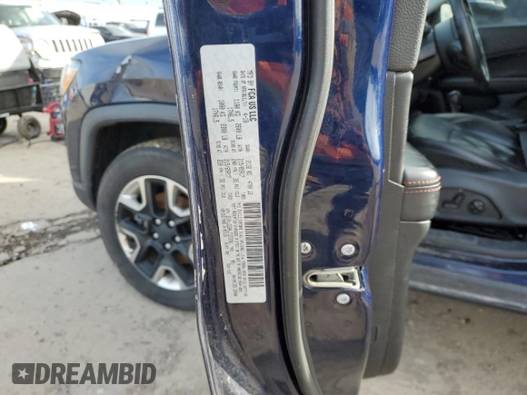 2018 Jeep Compass Trailhawk with VIN 3C4NJDDB4JT373701, listed as a Copart auction lot 87695675 with 90,005 mi miles and Clean Title. Bid and sale history available at carsss.com. Image 13.