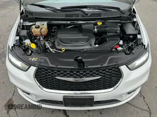 2023 Chrysler Pacifica Touring L with VIN 2C4RC1BG8PR529226, listed as a Copart auction lot 61720485 with 68,507 mi miles and Non repairable. Bid and sale history available at DreamBid. Image 9.