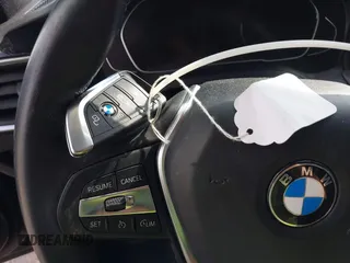 2021 BMW 3 Series 330i z VIN 3MW5R1J03M8B48135, wystawiony jako IAAI lot #41878583 z przebiegiem 33 719 mil mil oraz . Historia ofert i sprzedaży dostępna na DreamBid. Obrazek 11.