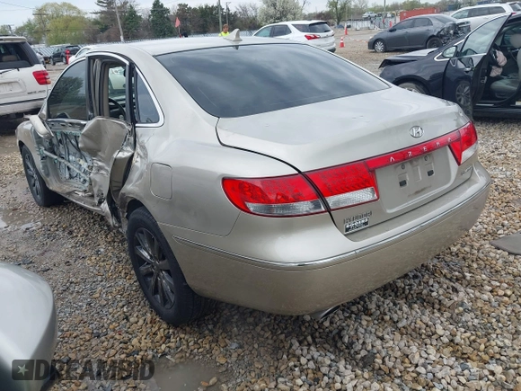 2009 Hyundai Azera Limited z VIN KMHFC46FX9A343230, wystawiony jako IAAI lot #42107823 z przebiegiem 26 319 mil mil oraz . Historia ofert i sprzedaży dostępna na DreamBid. Obrazek 3.