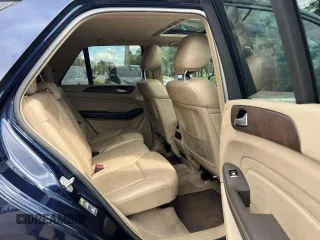 2015 Mercedes-Benz M 350 z VIN 4JGDA5HB6FA561514, wystawiony jako Copart lot #60939575 z przebiegiem 197 603 mil mil oraz Czysty tytuł • Clean title. Historia ofert i sprzedaży dostępna na DreamBid. Obrazek 6.