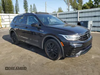 2022 Volkswagen Tiguan SE R-Line Black z VIN 3VVCB7AX0NM056683, wystawiony jako Copart lot #53490225 z przebiegiem 19 993 mil mil oraz Szkoda całkowita • Salvage title. Historia ofert i sprzedaży dostępna na DreamBid. Obrazek 4.