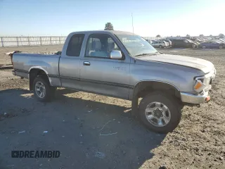1997 Toyota T100 SR5 with VIN JT4UN24D6V0037539, listed as a Copart auction lot 42195245 with 364,681 mi miles and Salvage Title. Bid and sale history available at DreamBid. Image 4.
