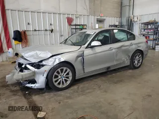 2018 BMW 3 Series 320i xDrive z VIN WBA8A3C53JA067404, wystawiony jako Copart lot #53819455 z przebiegiem Nie podano mil oraz Nie do naprawy • Non repairable. Historia ofert i sprzedaży dostępna na DreamBid. Obrazek 1.
