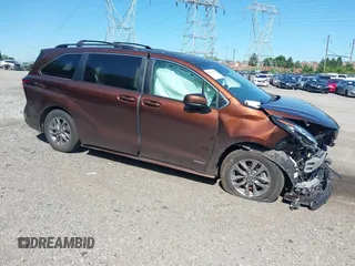 2021 Toyota Sienna LE z VIN 5TDKRKEC0MS062918, wystawiony jako IAAI lot #42382540 z przebiegiem 54 271 mil mil oraz . Historia ofert i sprzedaży dostępna na DreamBid. Obrazek 1.