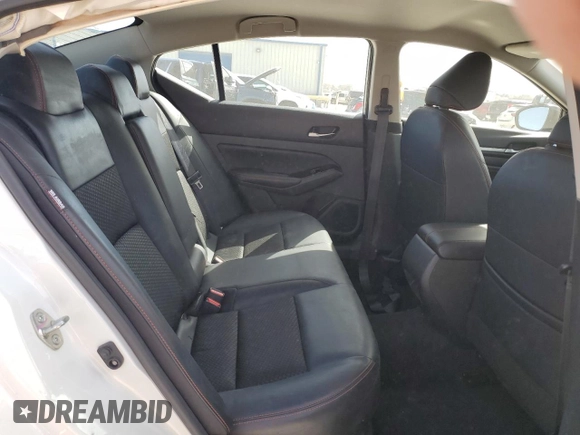 2023 Nissan Altima SR z VIN 1N4BL4CV9PN389352, wystawiony jako Copart lot #49102345 z przebiegiem 42 227 mil mil oraz Czysty tytuł • Clean title. Historia ofert i sprzedaży dostępna na DreamBid. Obrazek 10.