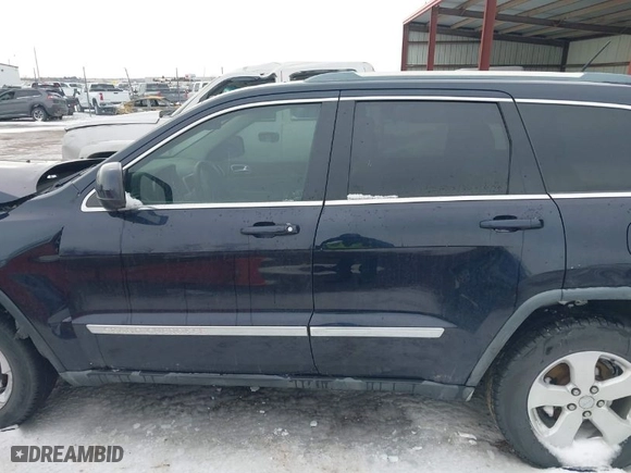 2011 Jeep Grand Cherokee Laredo with VIN 1J4RR4GG0BC610046, listed as a IAAI auction lot 41730587 with 177,032 mi miles. Bid and sale history available at carsss.com. Image 14.