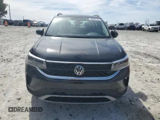 2024 Volkswagen Taos S z VIN 3VV5X7B2XRM051560, wystawiony jako Copart lot #49382725 z przebiegiem 12 279 mil mil oraz Szkody całkowita. Historia ofert i sprzedaży dostępna na DreamBid. Obrazek 5.