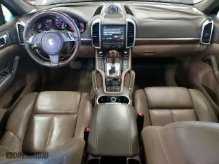 2013 Porsche Cayenne with VIN WP1AA2A29DLA11529, listed as a Copart auction lot 49970825 with 72,111 mi miles and Clean Title. Bid and sale history available at carsss.com. Image 8.