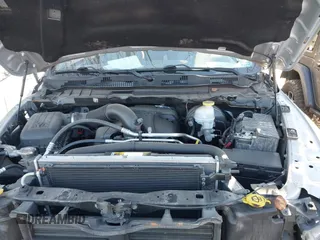 2018 Ram 1500 Tradesman z VIN 1C6RR7FT5JS186896, wystawiony jako IAAI lot #41645578 z przebiegiem 77 869 mil mil oraz . Historia ofert i sprzedaży dostępna na DreamBid. Obrazek 10.