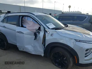 2024 Mitsubishi Eclipse Cross LE z VIN JA4ATVAA2RZ060509, wystawiony jako IAAI lot #42060191 z przebiegiem 13 421 mil mil oraz . Historia ofert i sprzedaży dostępna na DreamBid. Obrazek 6.