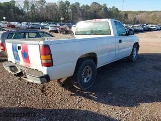2000 Chevrolet Silverado 1500 with VIN 1GCEC14V3YE295652, listed as a IAAI auction lot 41270896 with 315,276 mi miles. Bid and sale history available at carsss.com. Image 4.