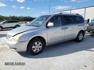 2009 Kia Sedona LX with VIN KNDMB233696315862, listed as a Copart auction lot 76493774 with 178,981 mi miles and Salvage Title. Bid and sale history available at carsss.com. Image 1.