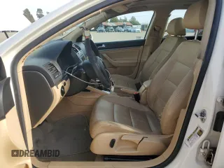 2009 Volkswagen Jetta SE с VIN 3VWTM71K19M251966, выставлен на аукционе Copart как лот 42421345 с пробегом 191 811 миль миль и Списание • Salvage title. История ставок и продаж доступна на DreamBid. Изображение 7.