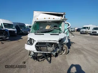 2022 Ford Transit z VIN 1FDBF6Z86NKA40450, wystawiony jako IAAI lot #41768046 z przebiegiem Nie podano mil oraz . Historia ofert i sprzedaży dostępna na DreamBid. Obrazek 12.