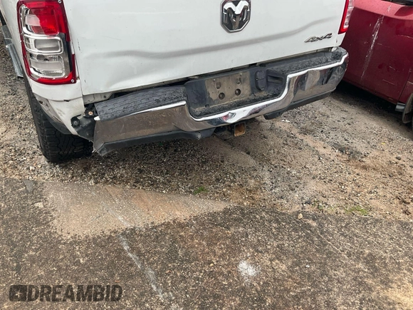 2019 Ram 2500 Tradesman with VIN 3C6UR5CL6KG598109, listed as a IAAI auction lot 42792700 with 167,668 mi miles and . Bid and sale history available at DreamBid. Image 32.