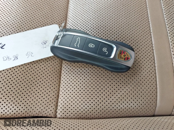 2019 Porsche Cayenne z VIN WP1AA2AY6KDA01777, wystawiony jako IAAI lot #42340596 z przebiegiem 86 921 mil mil oraz . Historia ofert i sprzedaży dostępna na DreamBid. Obrazek 11.