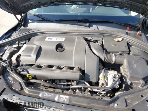 2010 Volvo XC60 3.0T with VIN YV4992DZ4A2031854, listed as a IAAI auction lot 40460242 with 199,758 mi miles. Bid and sale history available at carsss.com. Image 10.