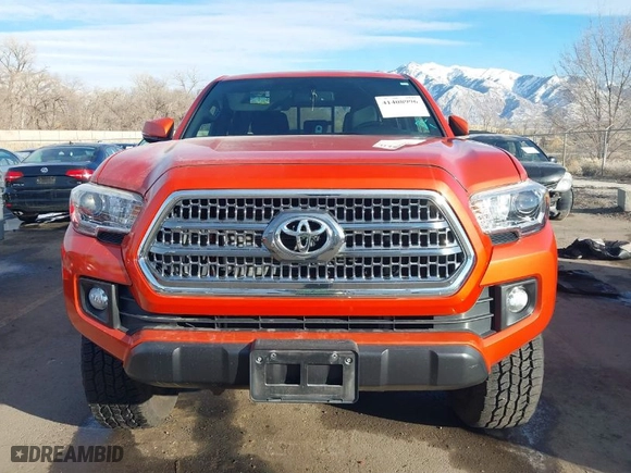 2016 Toyota Tacoma SR with VIN 3TMCZ5AN6GM032601, listed as a IAAI auction lot 41408996 with 76,467 mi miles. Bid and sale history available at carsss.com. Image 12.
