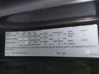 2019 GMC Savana Cargo z VIN 1GTW7BFG8K1335817, wystawiony jako IAAI lot #41035273 z przebiegiem 72 656 mil mil oraz . Historia ofert i sprzedaży dostępna na DreamBid. Obrazek 9.