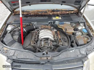 2002 Volkswagen Passat GLX with VIN WVWRH63B52P292822, listed as a IAAI auction lot 41954093 with 124,636 mi miles. Bid and sale history available at carsss.com. Image 10.
