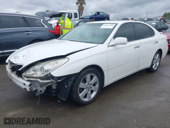 2005 Lexus ES 330 with VIN JTHBA30G055084186, listed as a IAAI auction lot 42064508 with 154,736 mi miles. Bid and sale history available at carsss.com. Image 18.