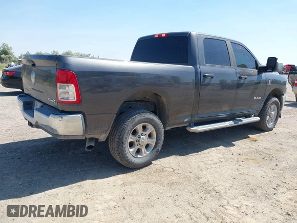 2024 Ram 2500 Big Horn z VIN 3C6UR5DLXRG296301, wystawiony jako IAAI lot #42496302 z przebiegiem 47 626 mil mil oraz . Historia ofert i sprzedaży dostępna na DreamBid. Obrazek 4.