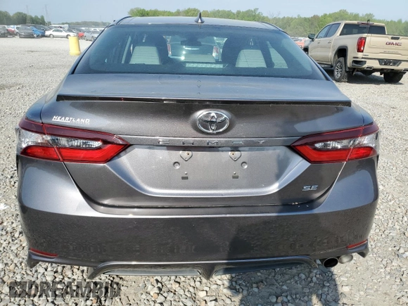 2022 Toyota Camry SE with VIN 4T1G11AK8NU662762, listed as a Copart auction lot 53463765 with 56,116 mi miles and Salvage Title. Bid and sale history available at carsss.com. Image 6.