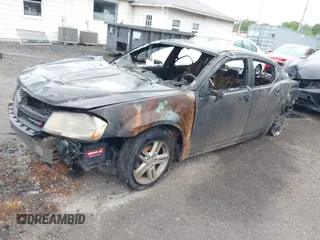 2013 Dodge Avenger SXT z VIN 1C3CDZCB1DN626270, wystawiony jako IAAI lot #42196843 z przebiegiem 108 026 mil mil oraz . Historia ofert i sprzedaży dostępna na DreamBid. Obrazek 2.