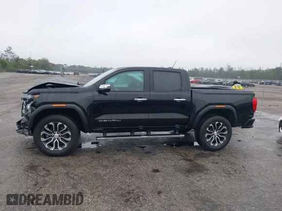 2024 GMC Canyon 4WD Denali with VIN 1GTP6FEK8R1133039, listed as a IAAI auction lot 41398204 with 7,735 mi miles and . Bid and sale history available at carsss.com. Image 14.