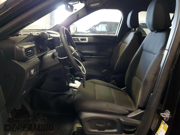2022 Ford Police Interceptor Utility z VIN 1FM5K8AB6NGB80481, wystawiony jako Copart lot #80302194 z przebiegiem 12 744 mil mil oraz Czysty tytuł • Clean title. Historia ofert i sprzedaży dostępna na DreamBid. Obrazek 7.