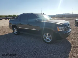 2012 Chevrolet Avalanche LTZ with VIN 3GNMCGE02CG303542, listed as a Copart auction lot 70041504 with 225,233 mi miles and Salvage Title. Bid and sale history available at carsss.com. Image 4.