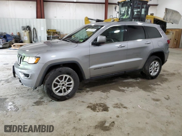 2020 Jeep Grand Cherokee Laredo E z VIN 1C4RJFAG2LC341518, wystawiony jako Copart lot #58236965 z przebiegiem 130 404 mil mil oraz Szkoda całkowita • Salvage title. Historia ofert i sprzedaży dostępna na DreamBid. Obrazek 1.
