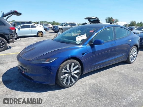 2024 Tesla Model 3 z VIN 5YJ3E1EAXRF751577, wystawiony jako IAAI lot #41831992 z przebiegiem 11 mil mil oraz . Historia ofert i sprzedaży dostępna na DreamBid. Obrazek 2.