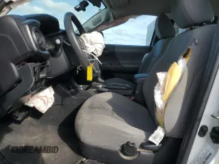 2017 Toyota Tacoma SR z VIN 5TFRX5GN2HX103327, wystawiony jako Copart lot #45936185 z przebiegiem 108 544 mil mil oraz Szkoda całkowita • Salvage title. Historia ofert i sprzedaży dostępna na DreamBid. Obrazek 7.